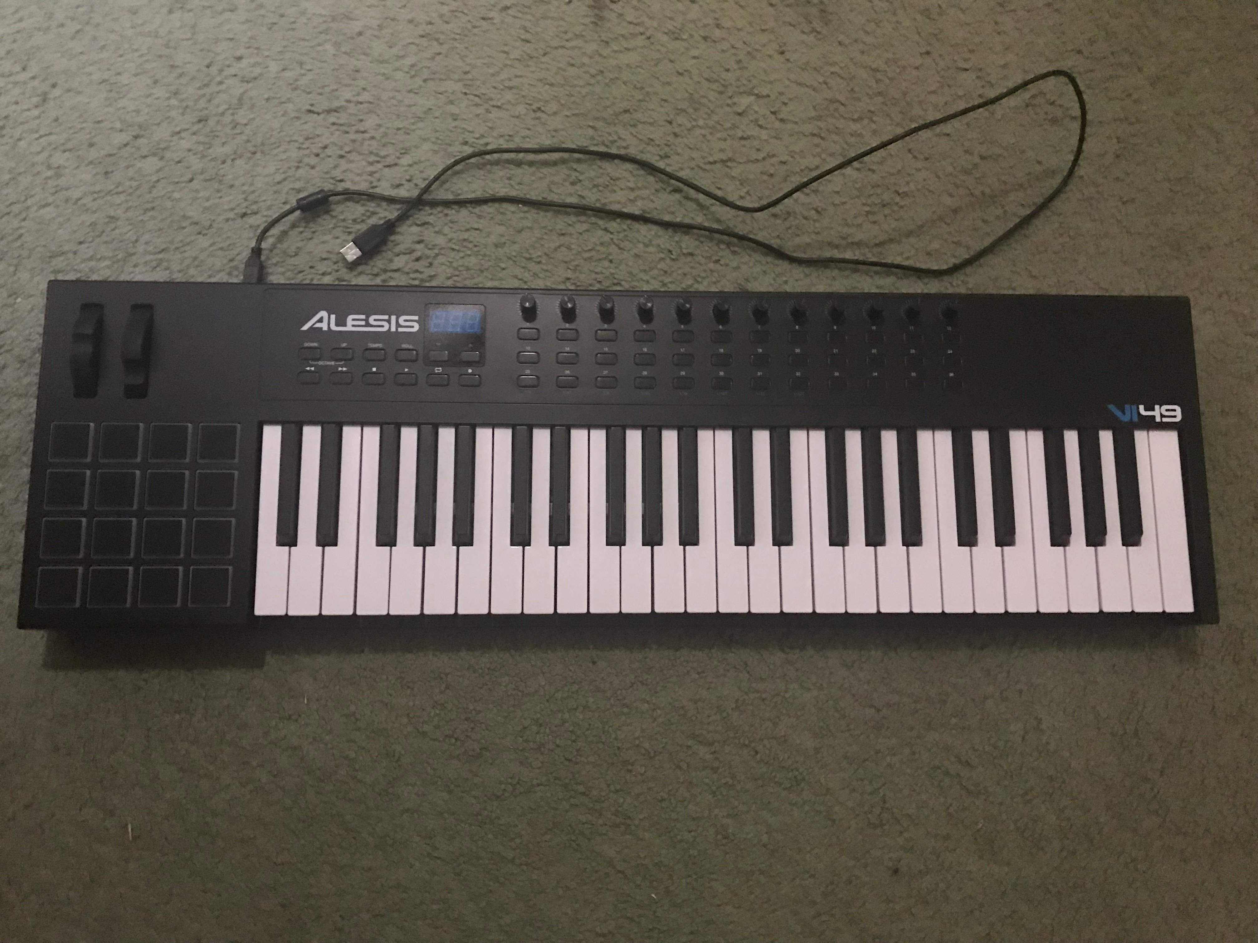 MIDI keyboard - Alesis VI49